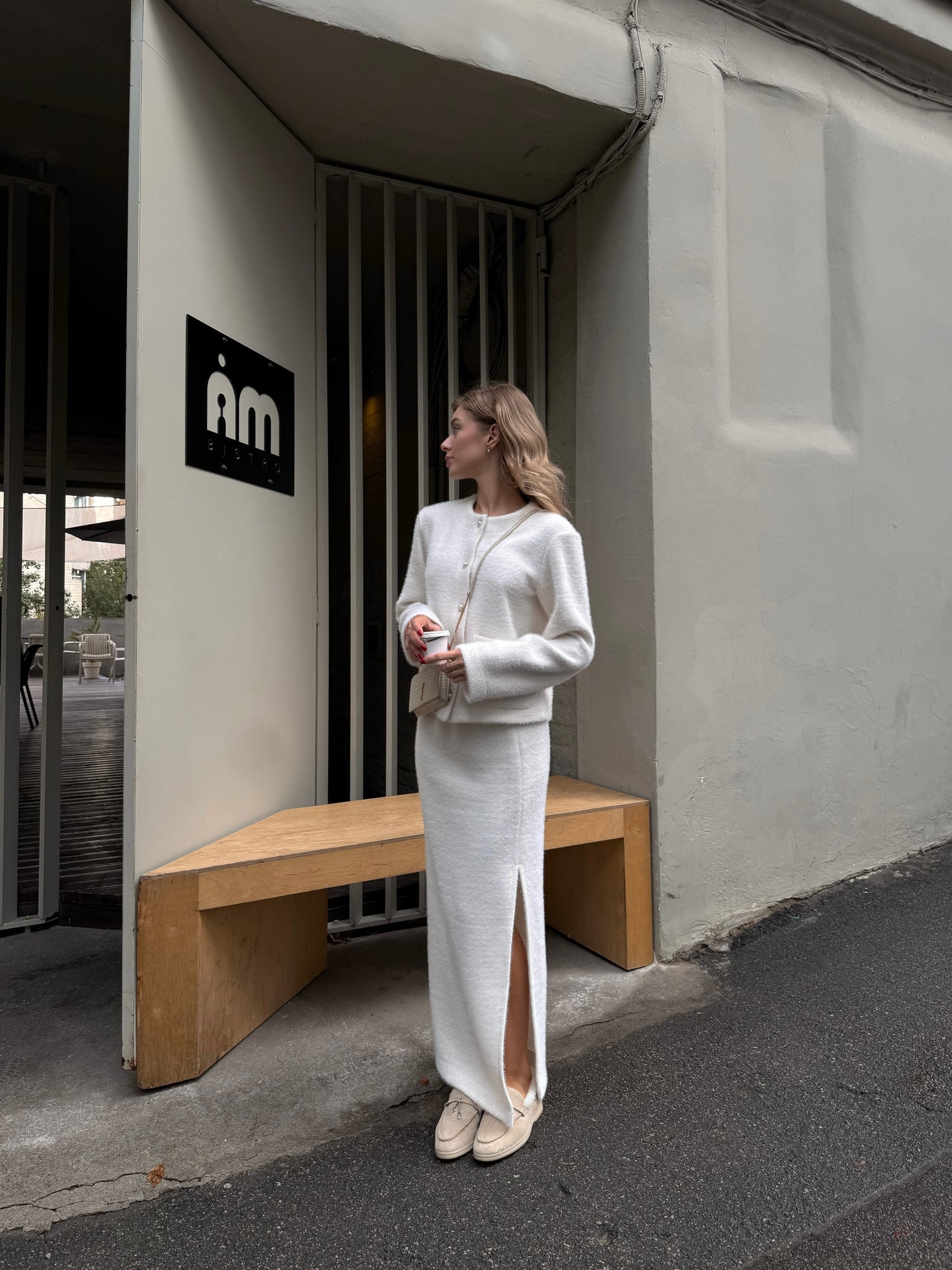 Трикотажний костюм зі спідницею