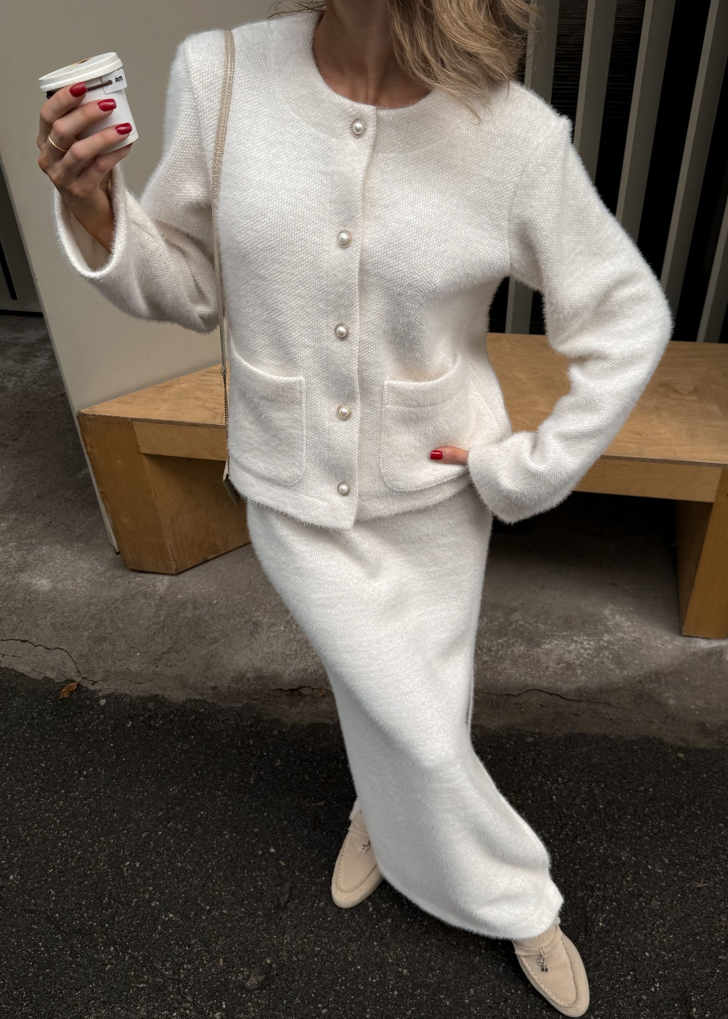 Трикотажний костюм зі спідницею