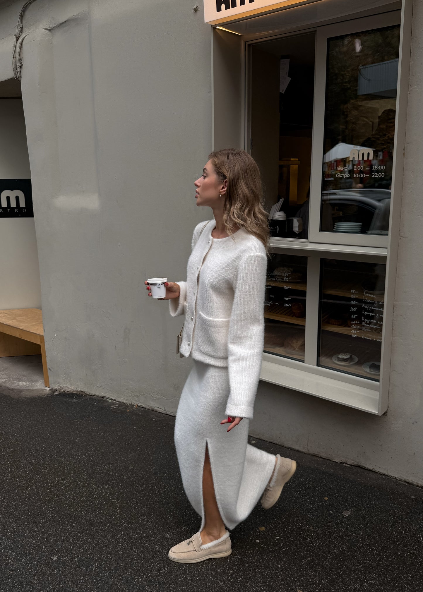 Трикотажний костюм зі спідницею