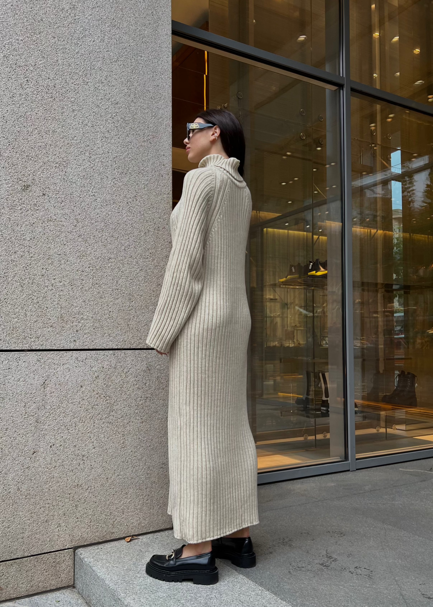 В’язана сукня міді