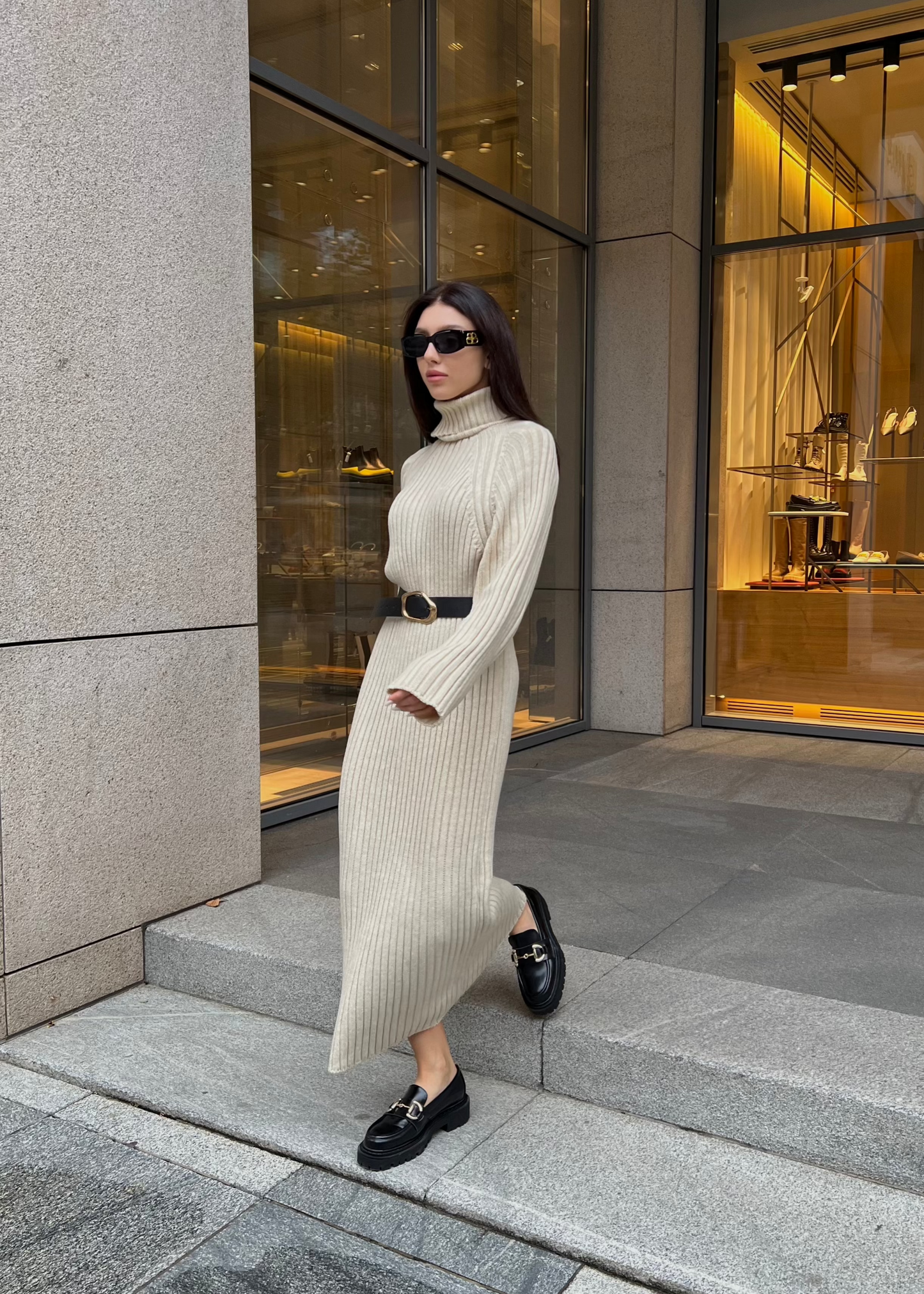 В’язана сукня міді