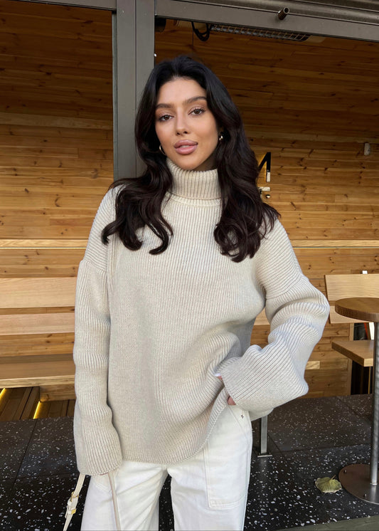 Об'ємний светр