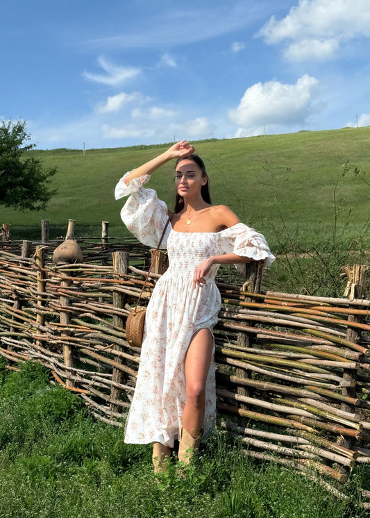 Сукня зі спущеними плечима