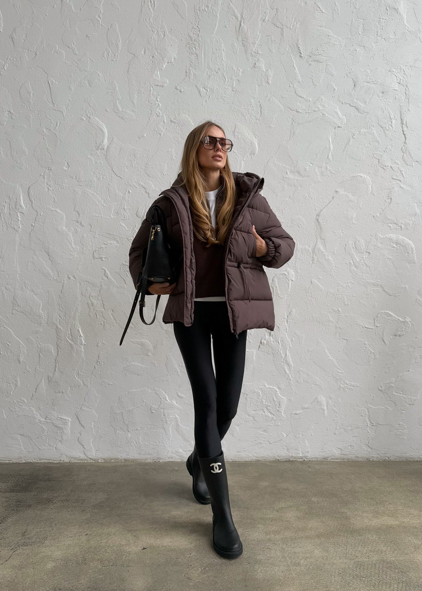 Зимова куртка з кулискою на талії