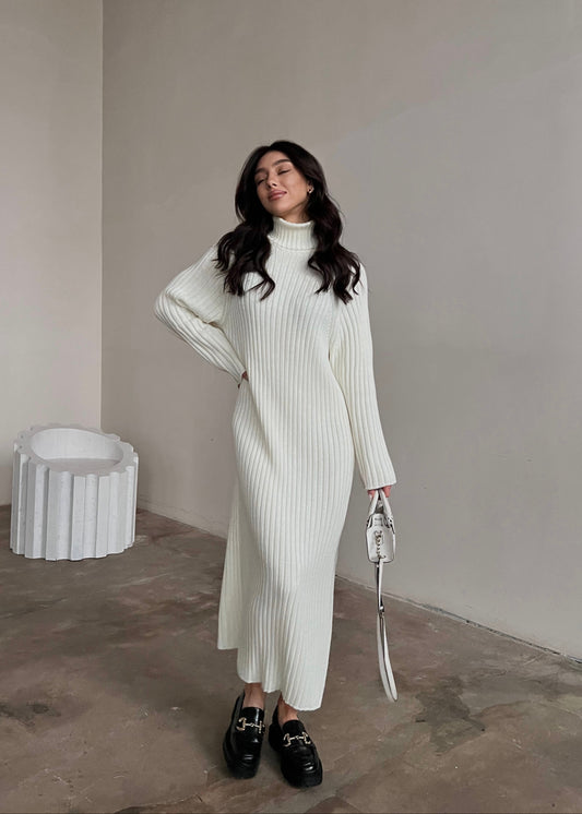 В’язана сукня міді