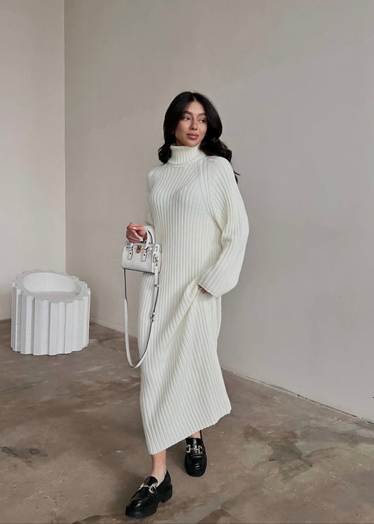 В’язана сукня міді