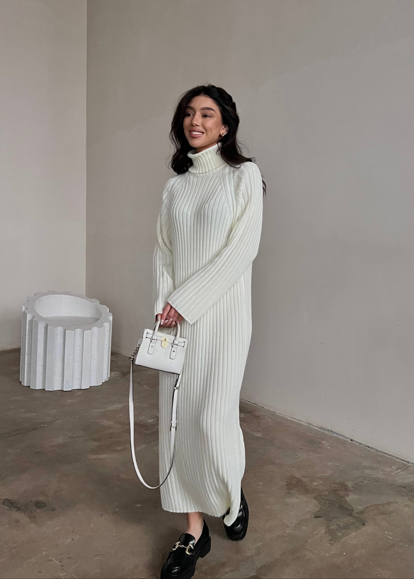 В’язана сукня міді