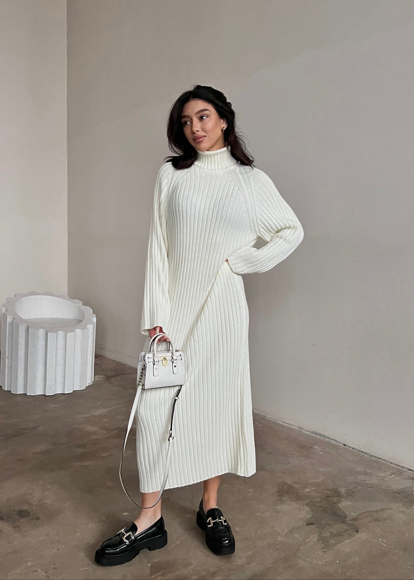 В’язана сукня міді