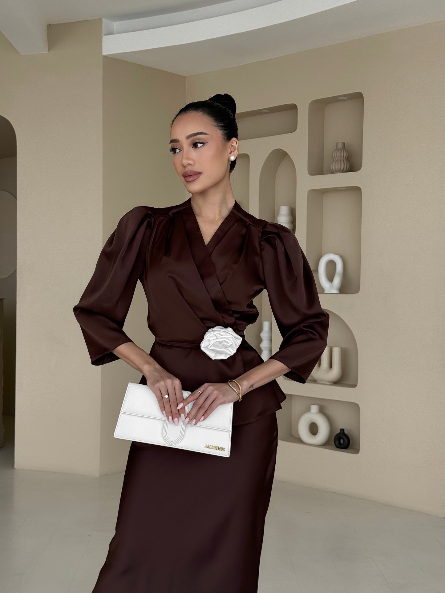 Комплект з блузою та спідницею міді