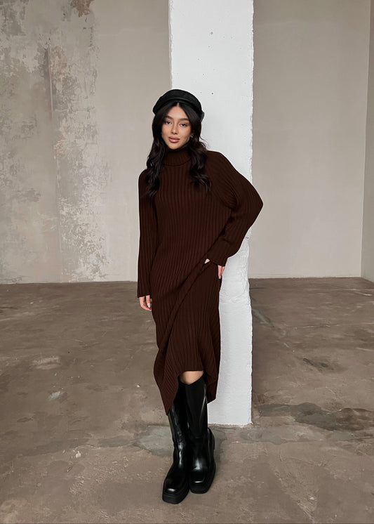 В’язана сукня міді