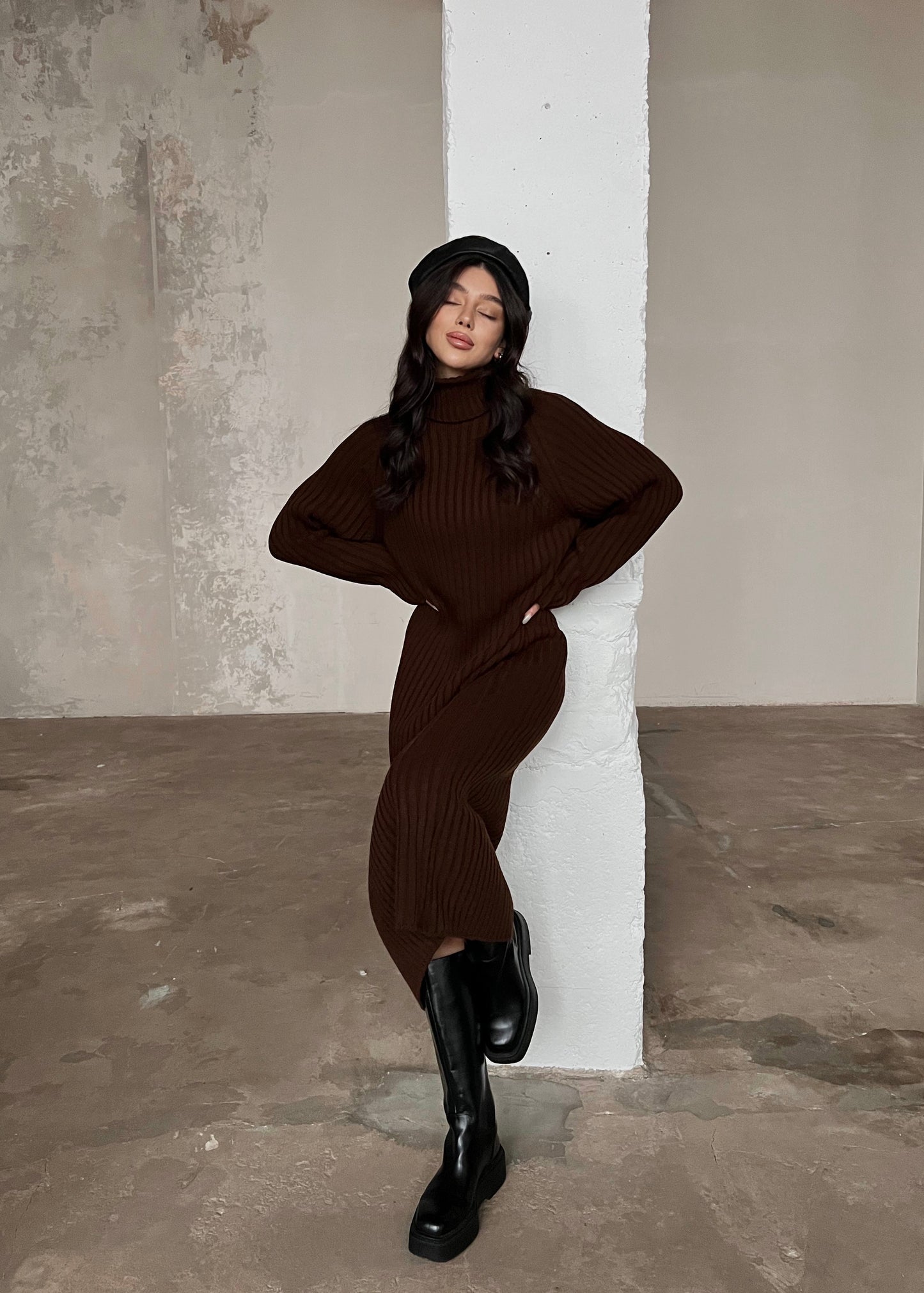 В’язана сукня міді