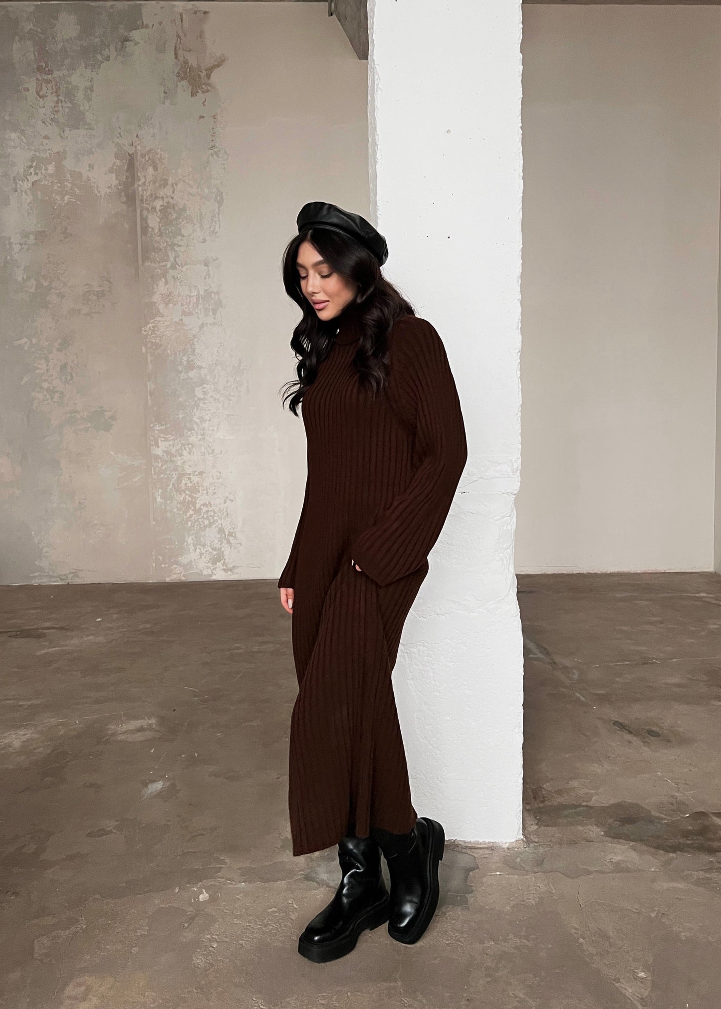 В’язана сукня міді