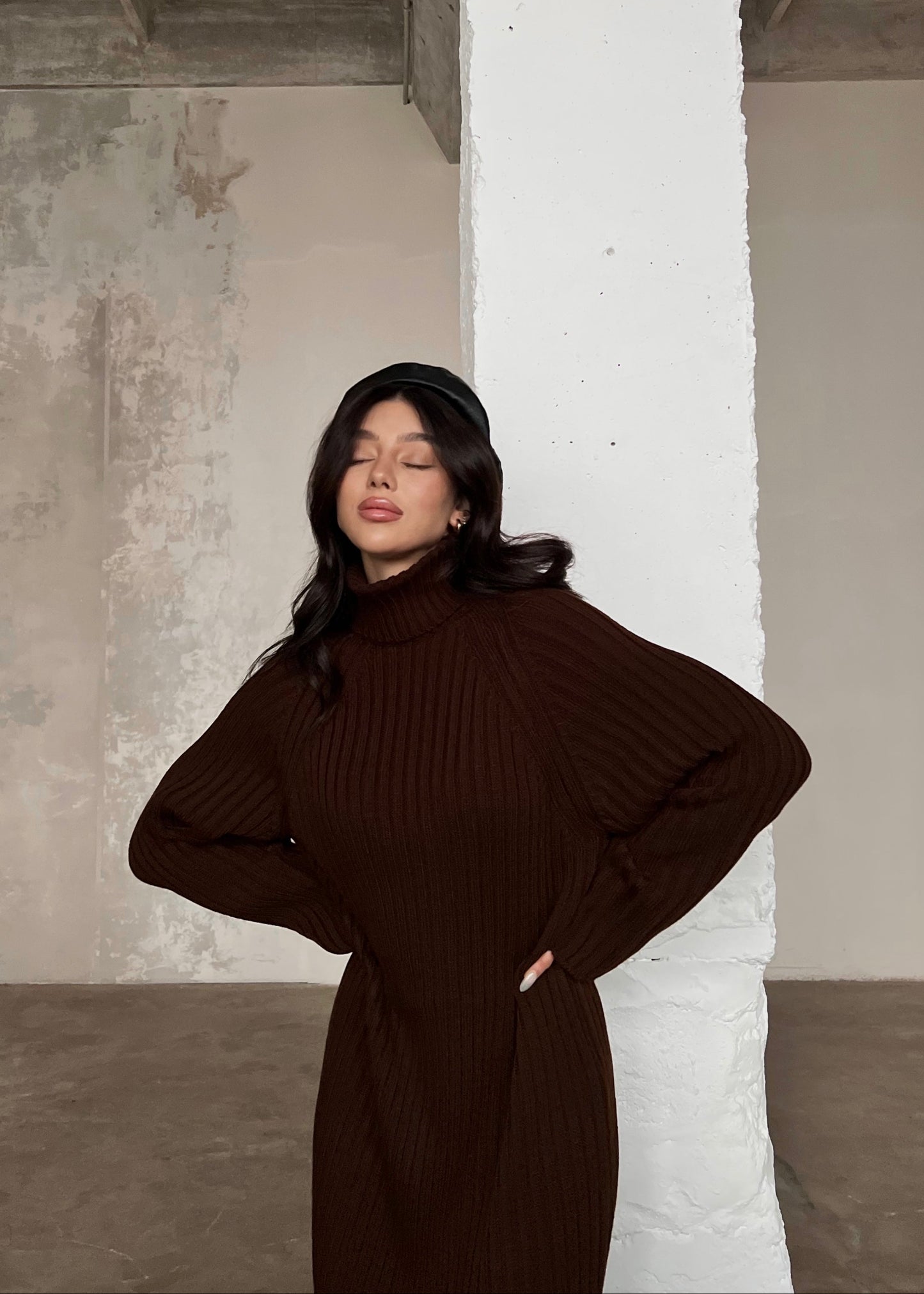 В’язана сукня міді