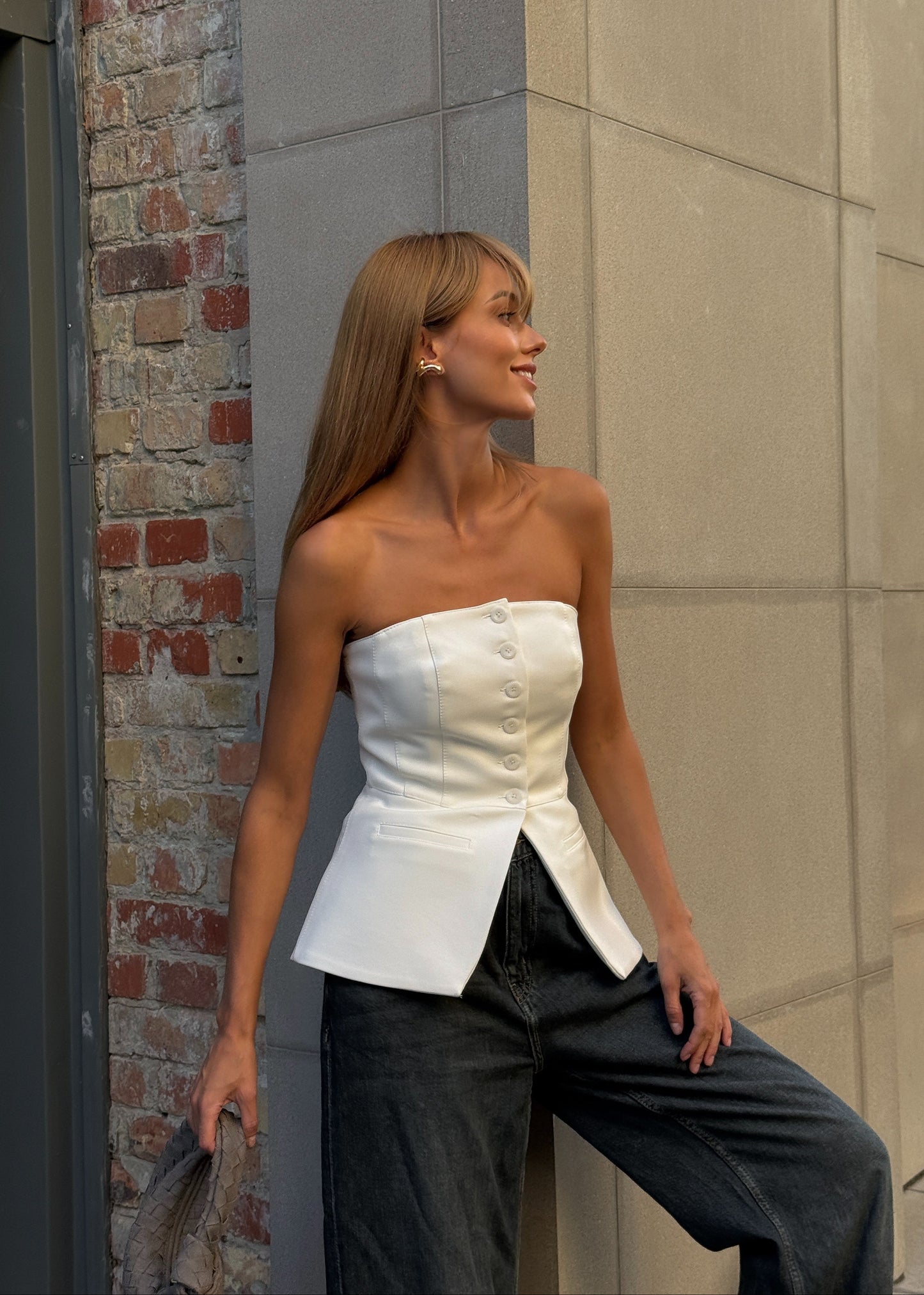 Корсет з акцентними ґудзиками