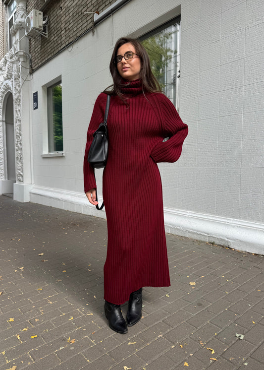 В’язана сукня міді