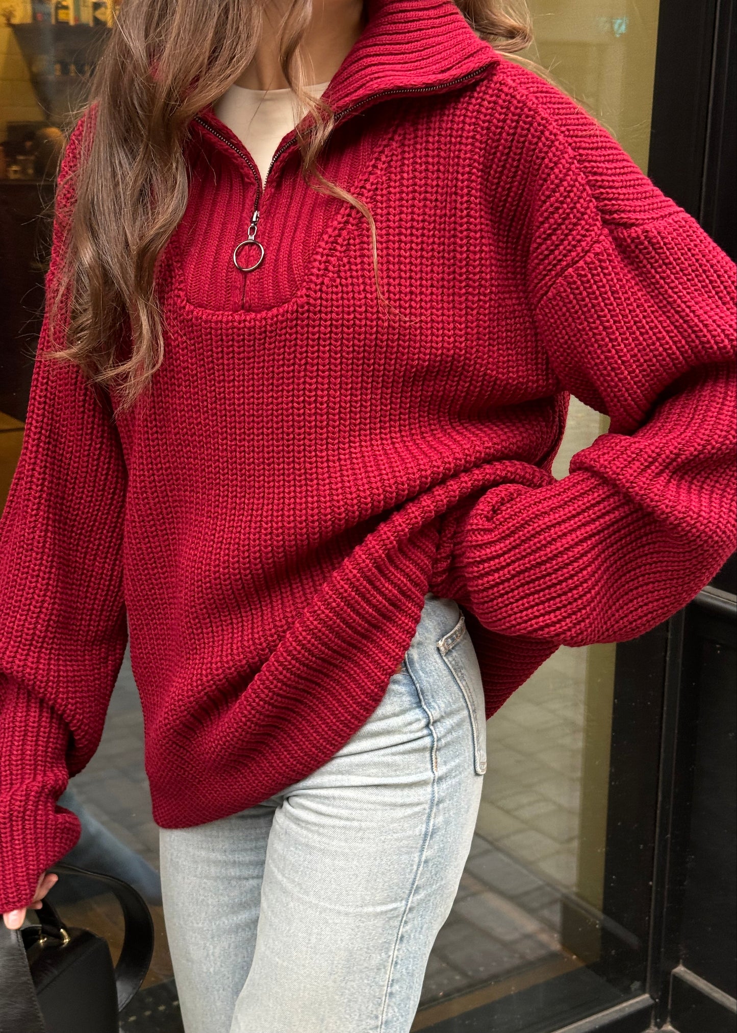 Об'ємний светр з блискавкою