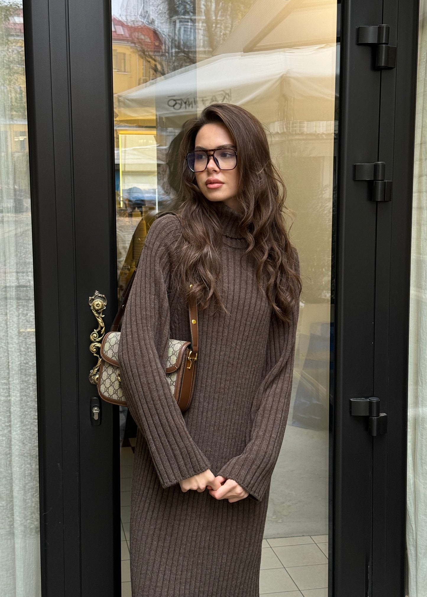 В’язана сукня міді