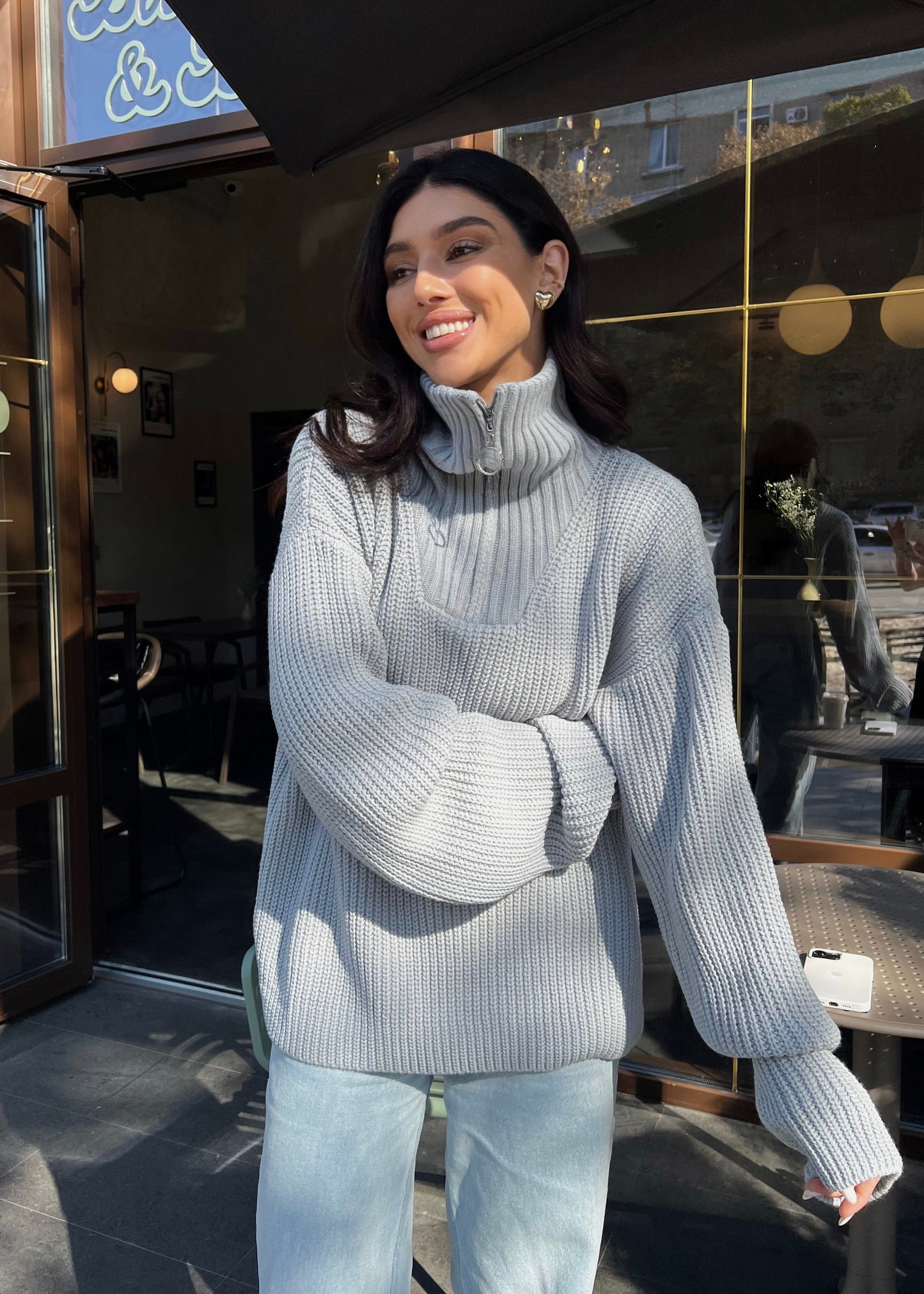 Об'ємний светр з блискавкою