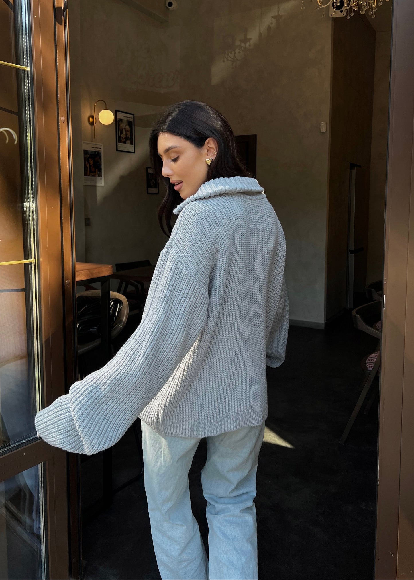 Об'ємний светр з блискавкою