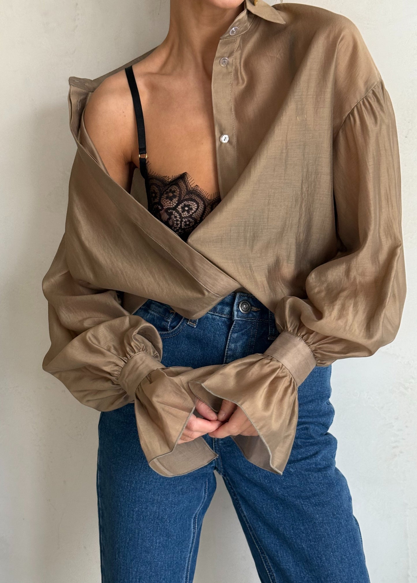 Напівпрозора сорочка