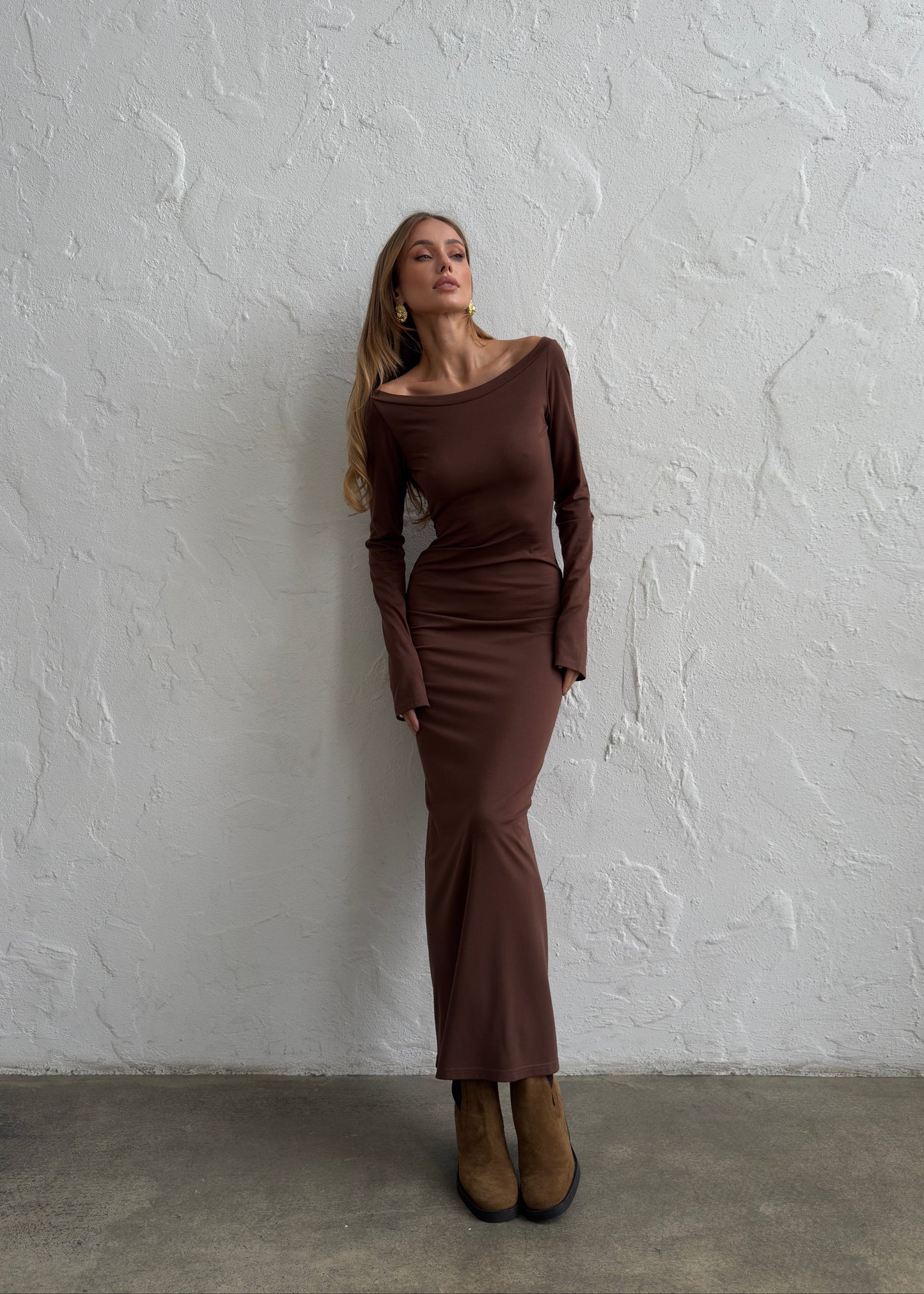 Силуетна сукня з відкритою спинкою