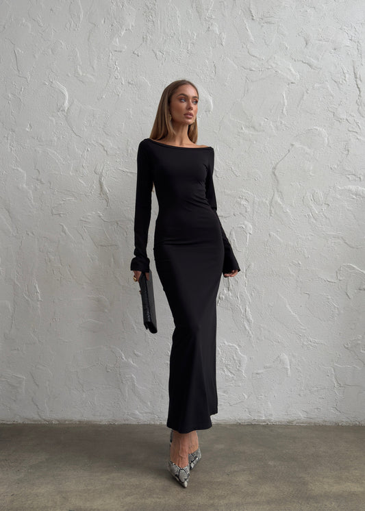 Силуетна сукня з відкритою спинкою