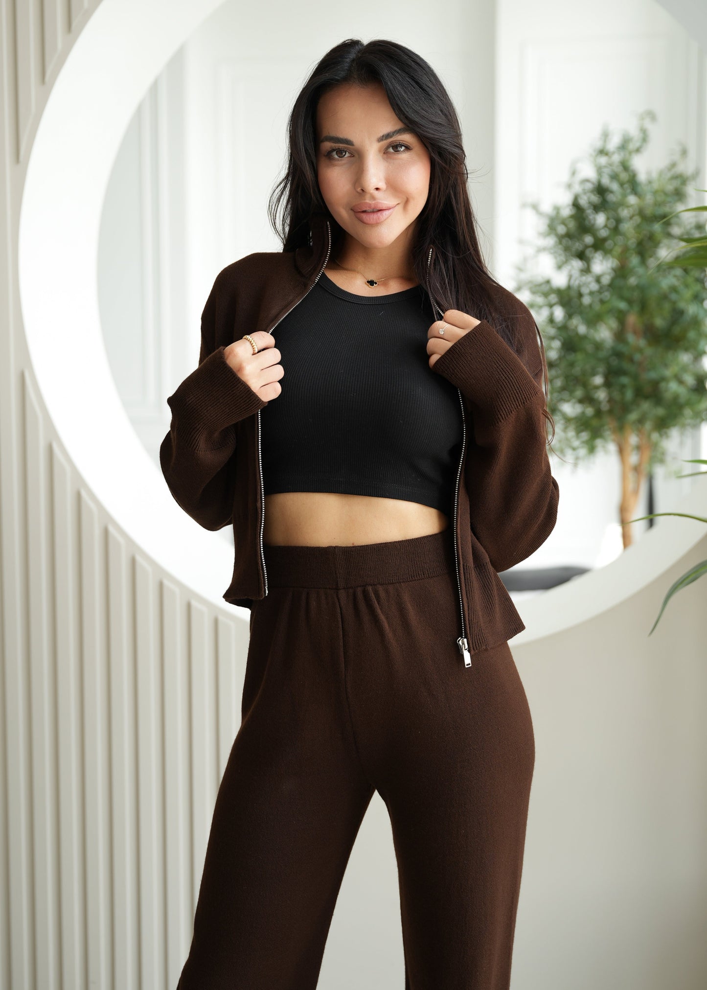 Костюм з кардигану та штанів