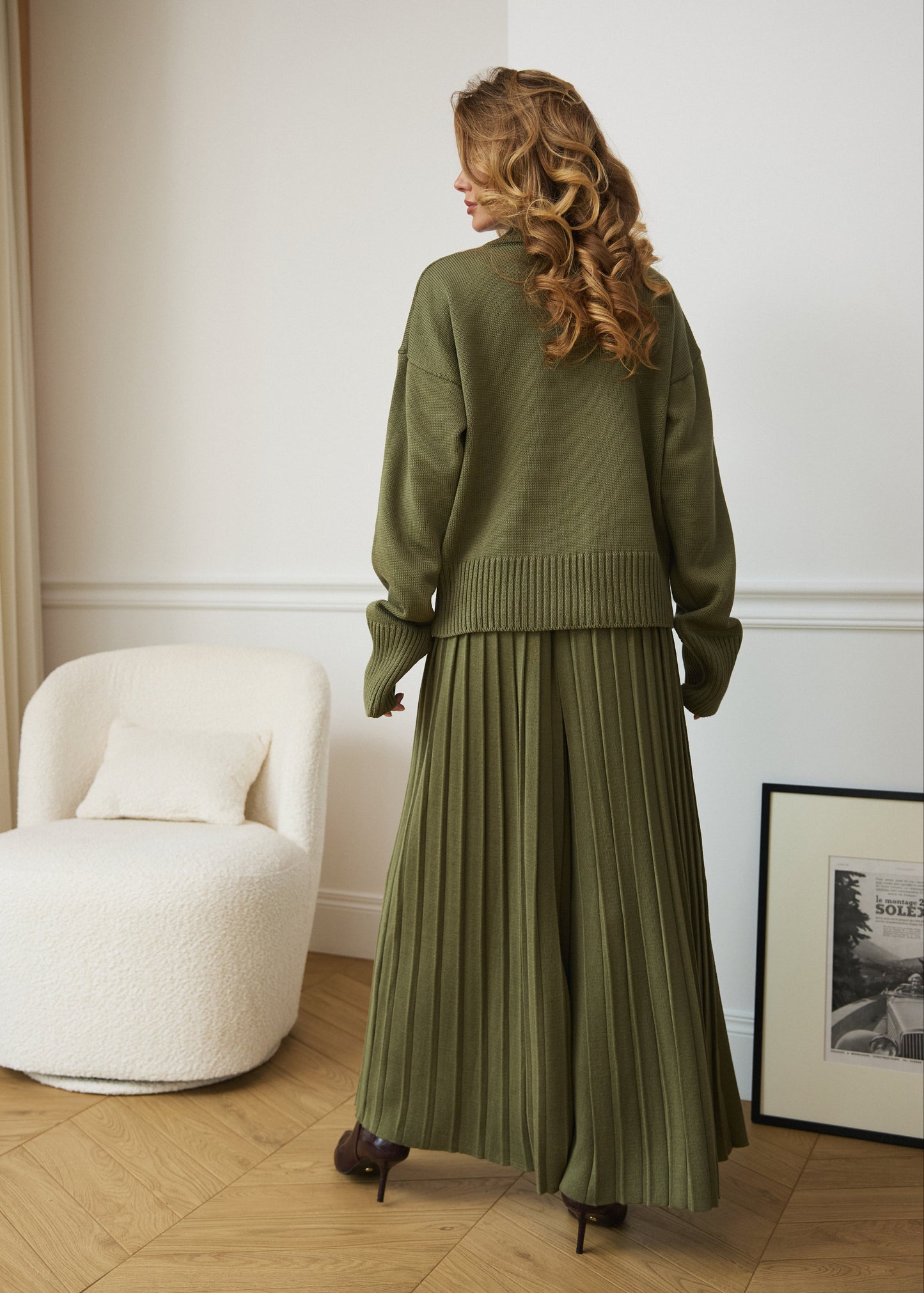 Сет зі светром та плісированими штанами