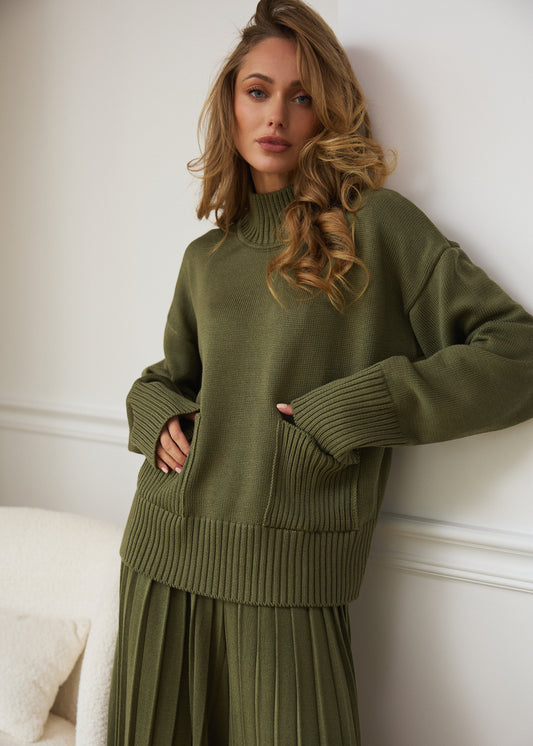 Сет зі светром та плісированими штанами