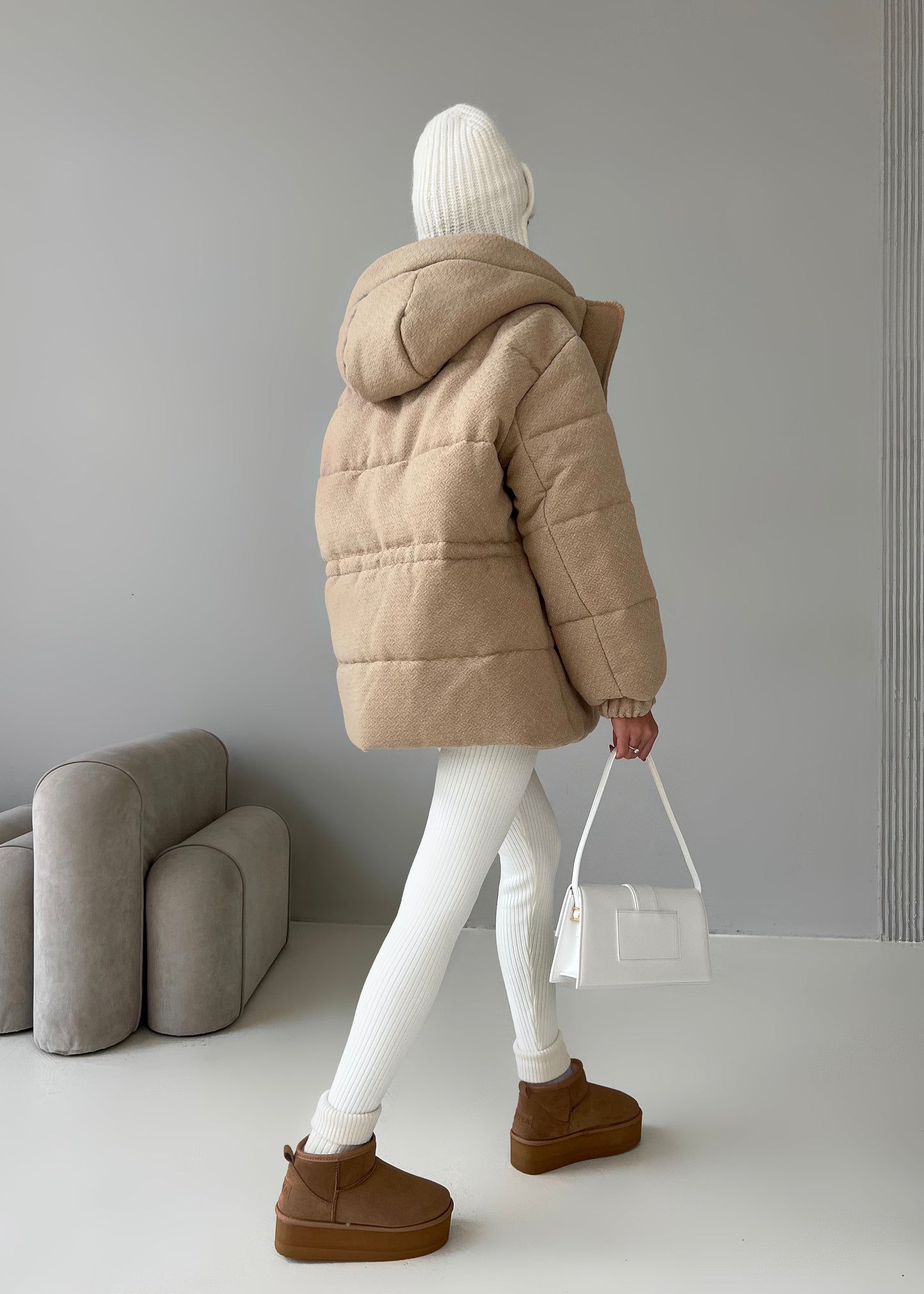 Зимова куртка з кулискою на талії