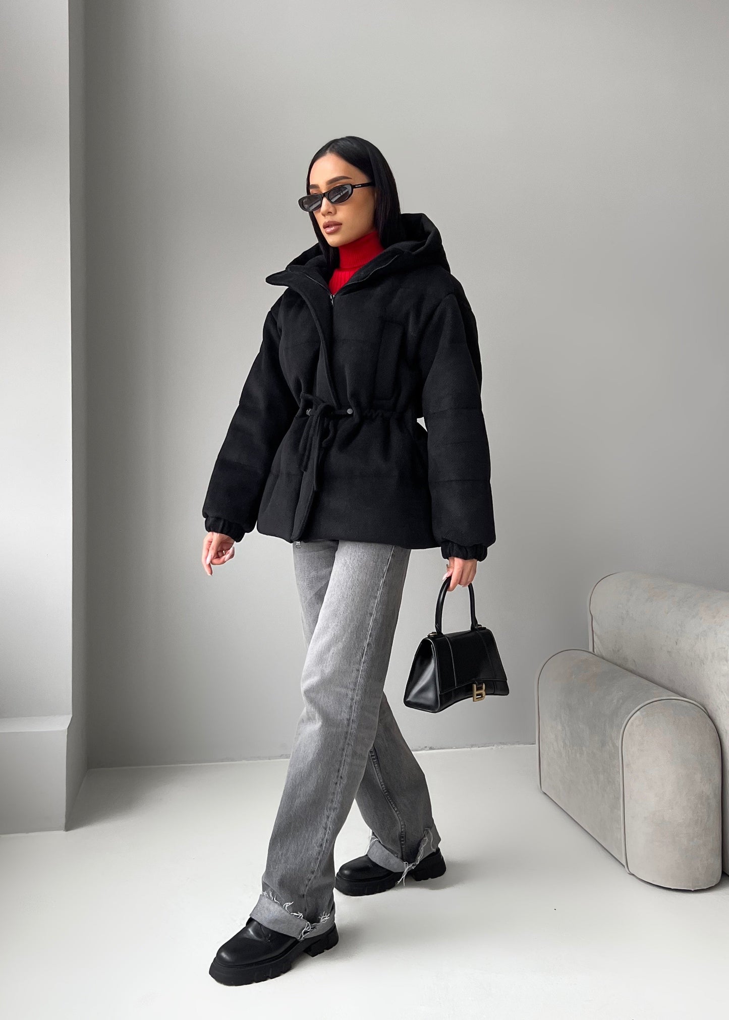 Зимова куртка з кулискою на талії