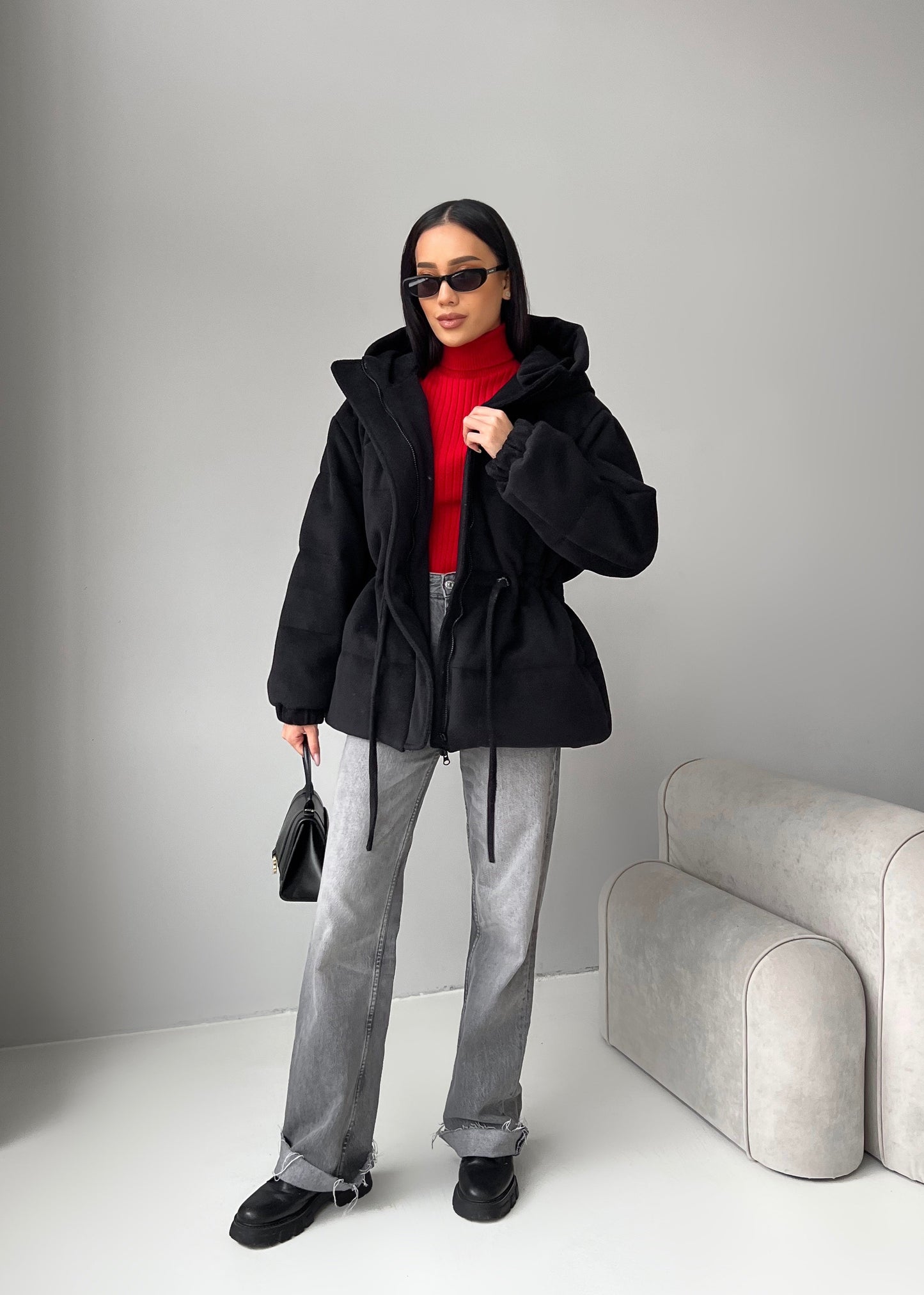 Зимова куртка з кулискою на талії