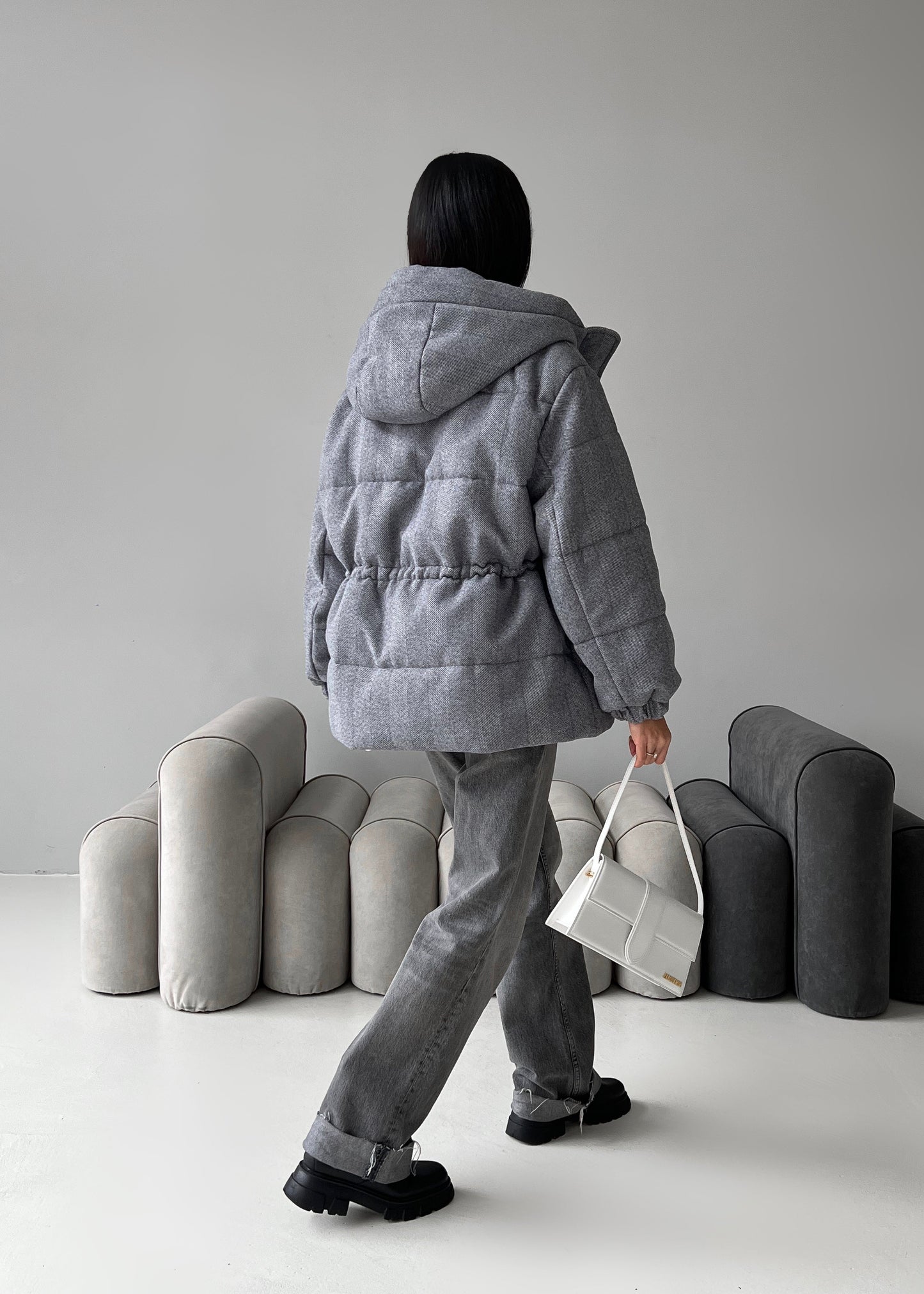 Зимова куртка з кулискою на талії