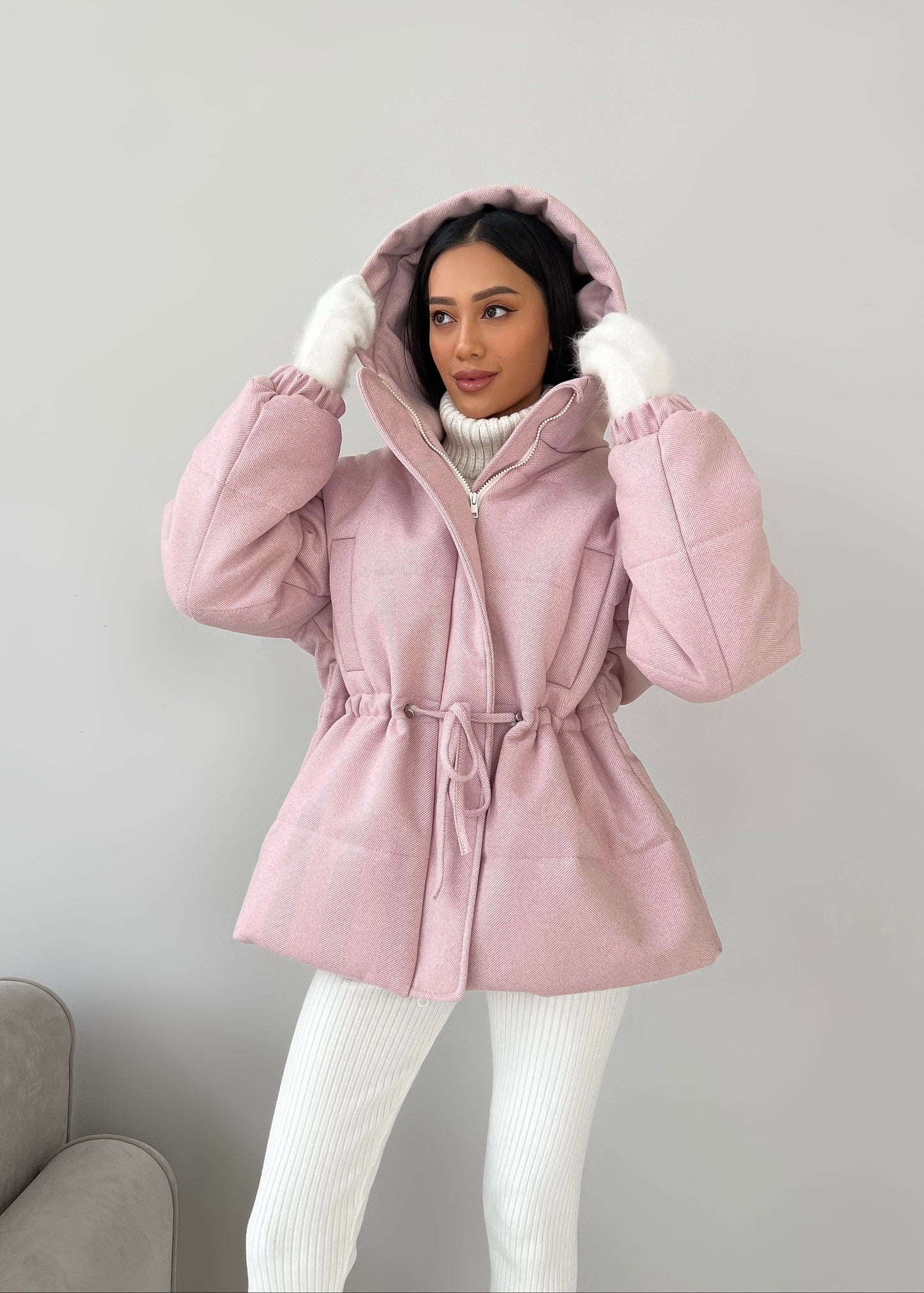 Зимова куртка з кулискою на талії