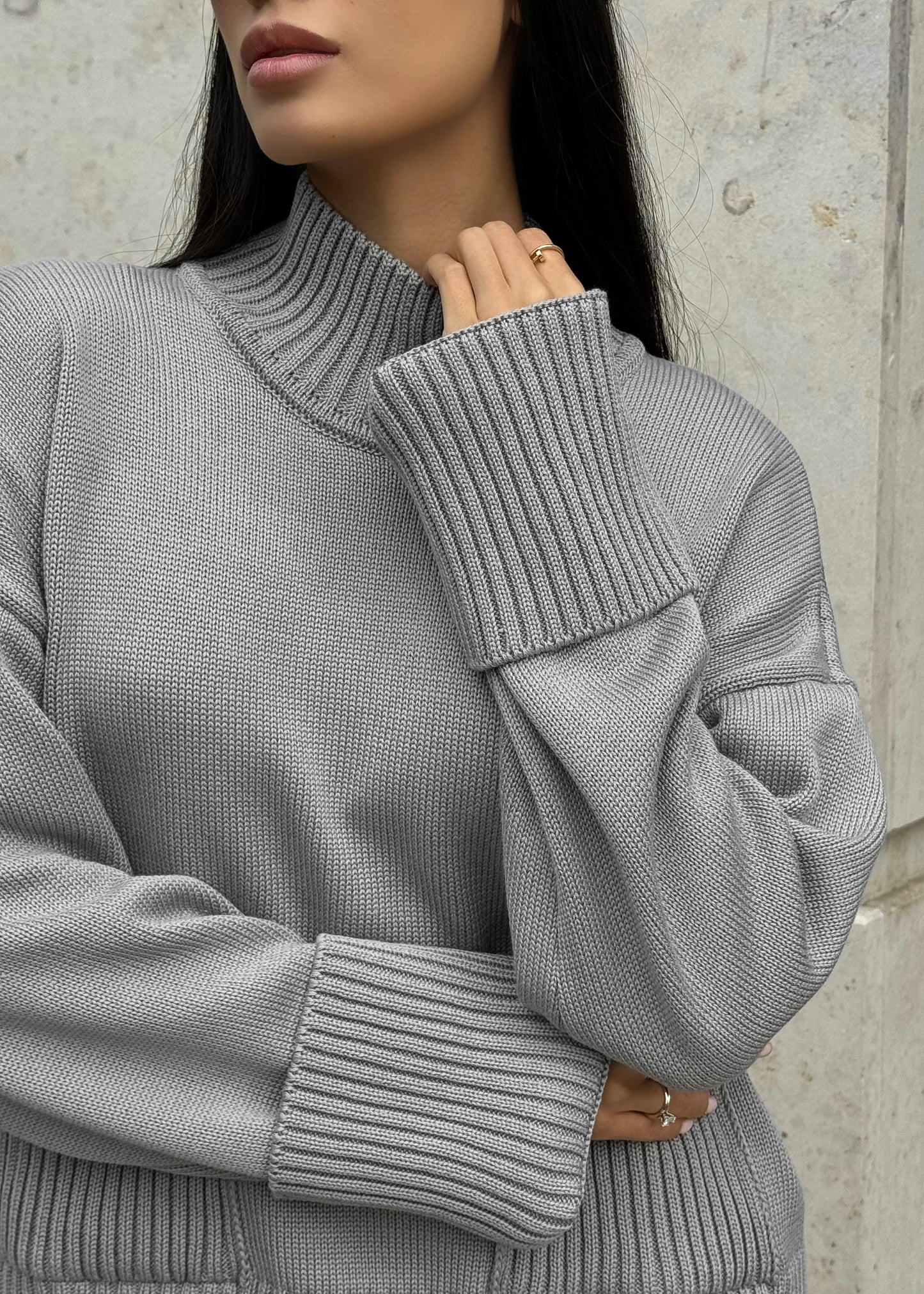 Сет зі светром та плісированими штанами