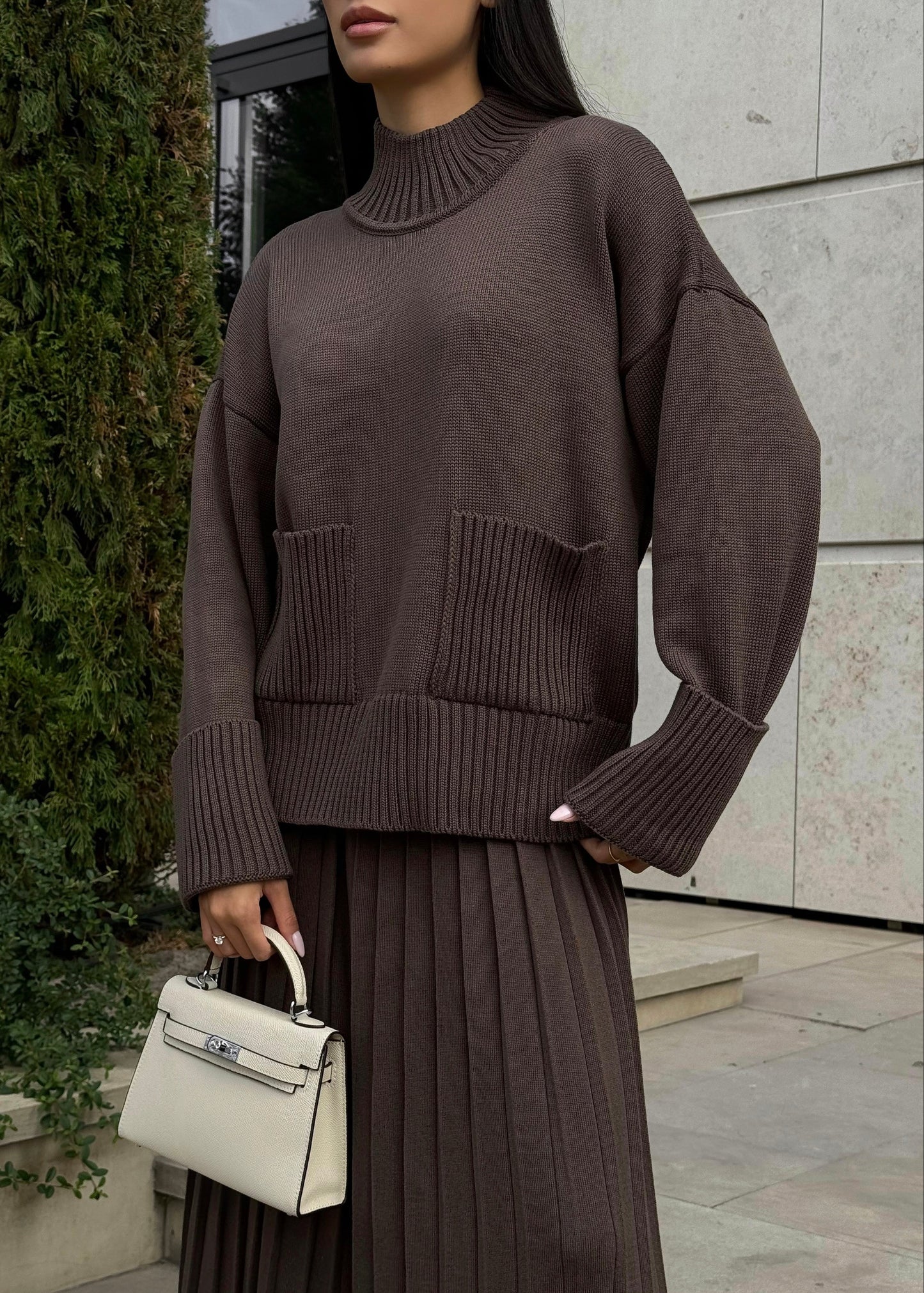 Сет зі светром та плісированими штанами