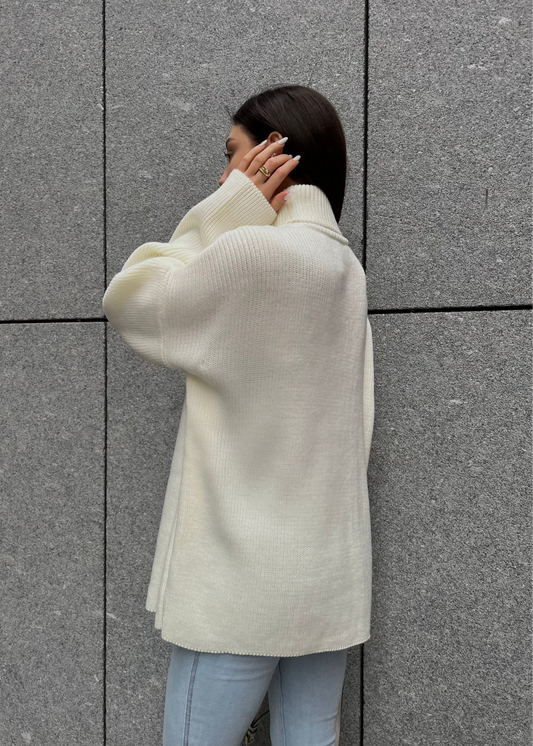 Об'ємний светр