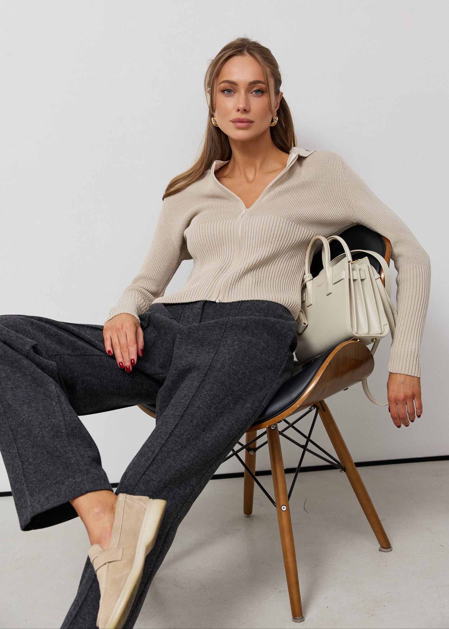 Вʼязана кофта з каптуром