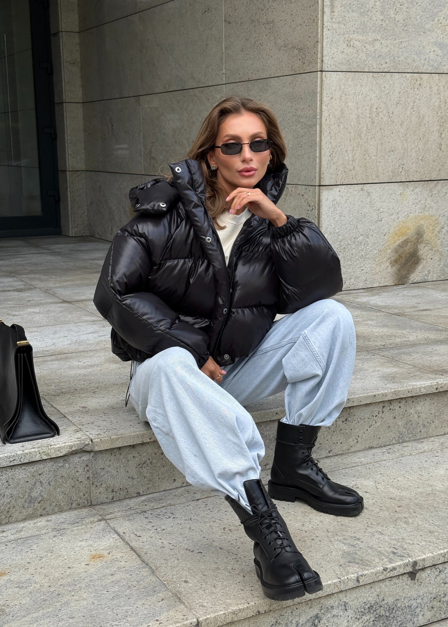 Вкорочений пуфер в чорному кольорі