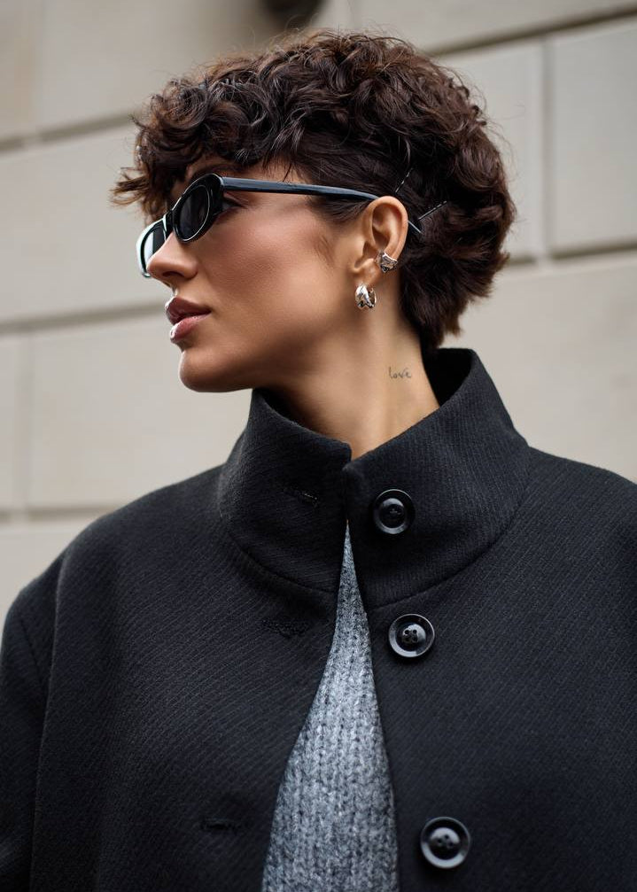 Вкорочене об'ємне пальто