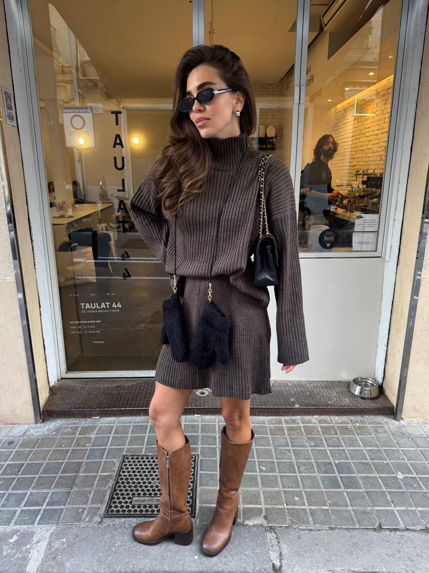 В'язаний сет зі спідницею