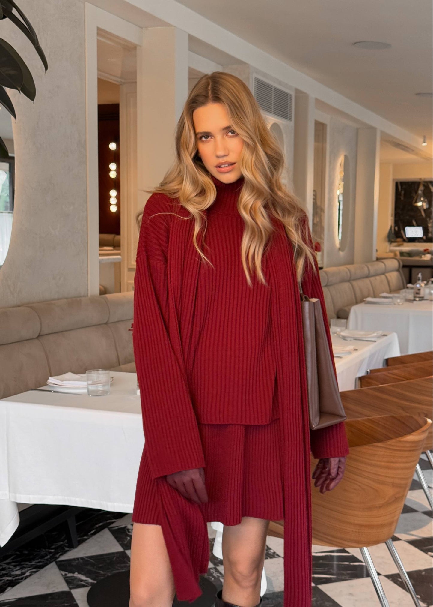 В'язаний сет зі спідницею