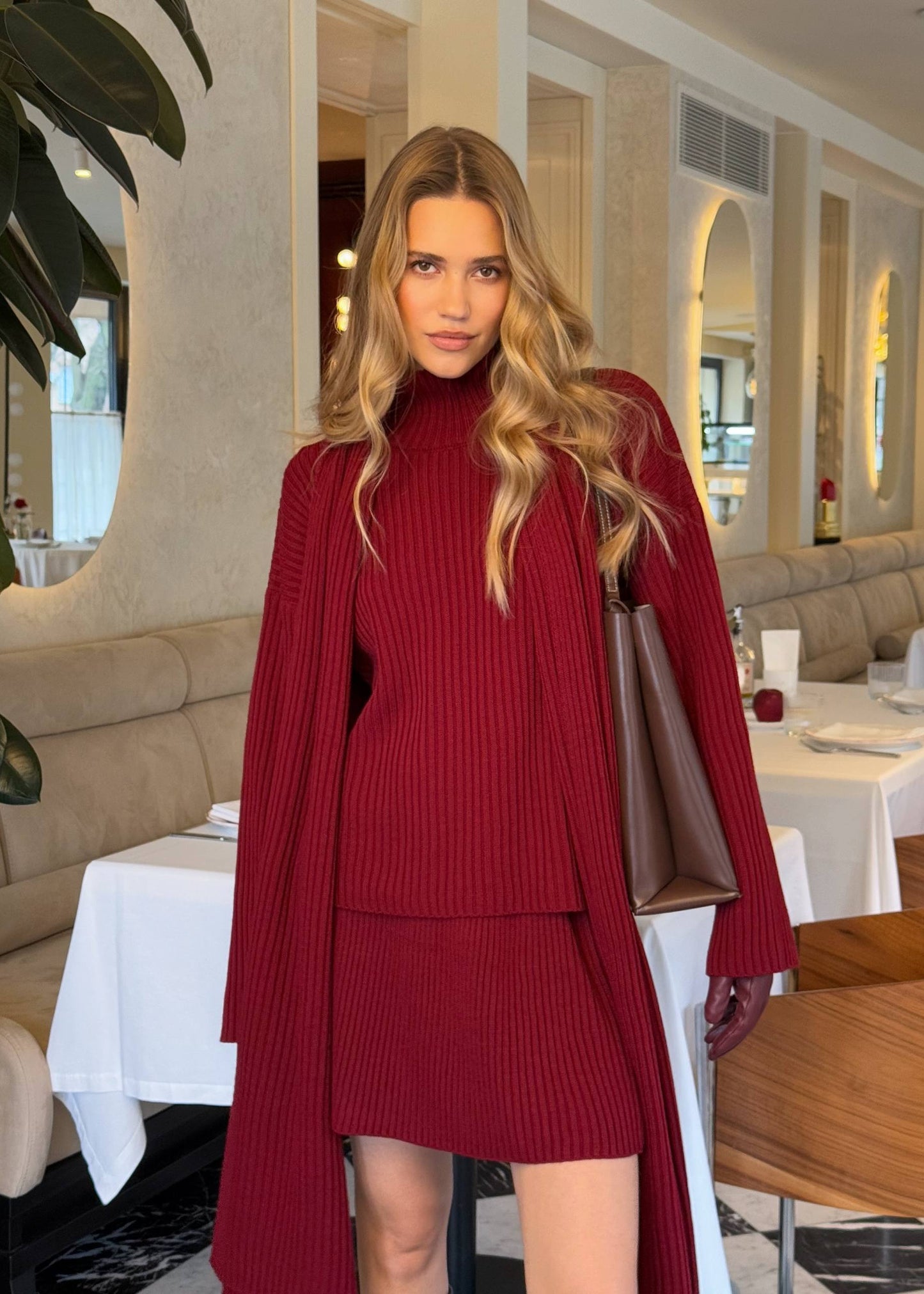 В'язаний сет зі спідницею