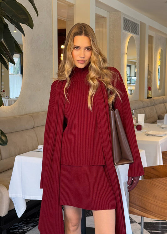 В'язаний сет зі спідницею