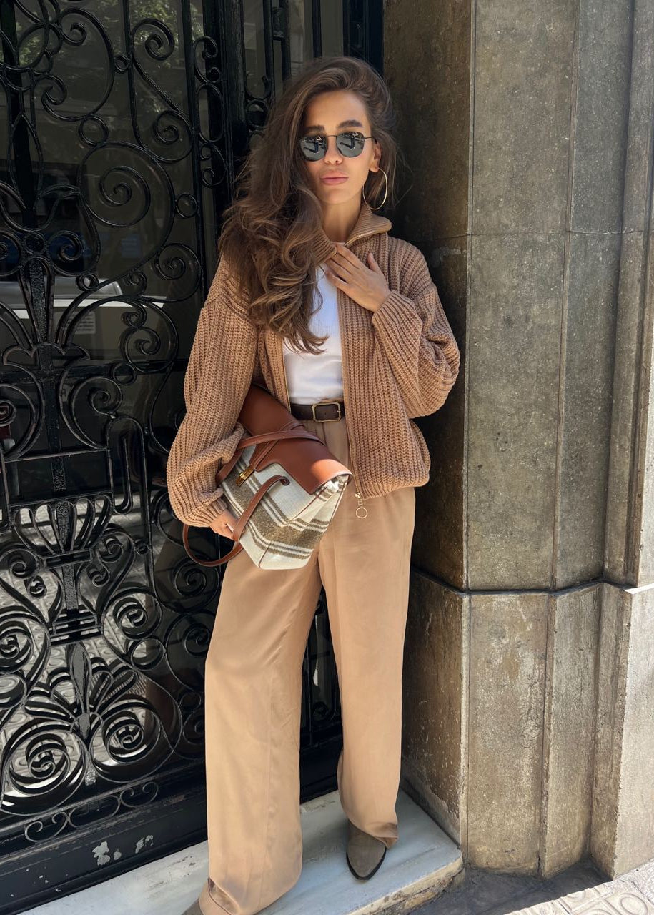 Светр з блискавкою